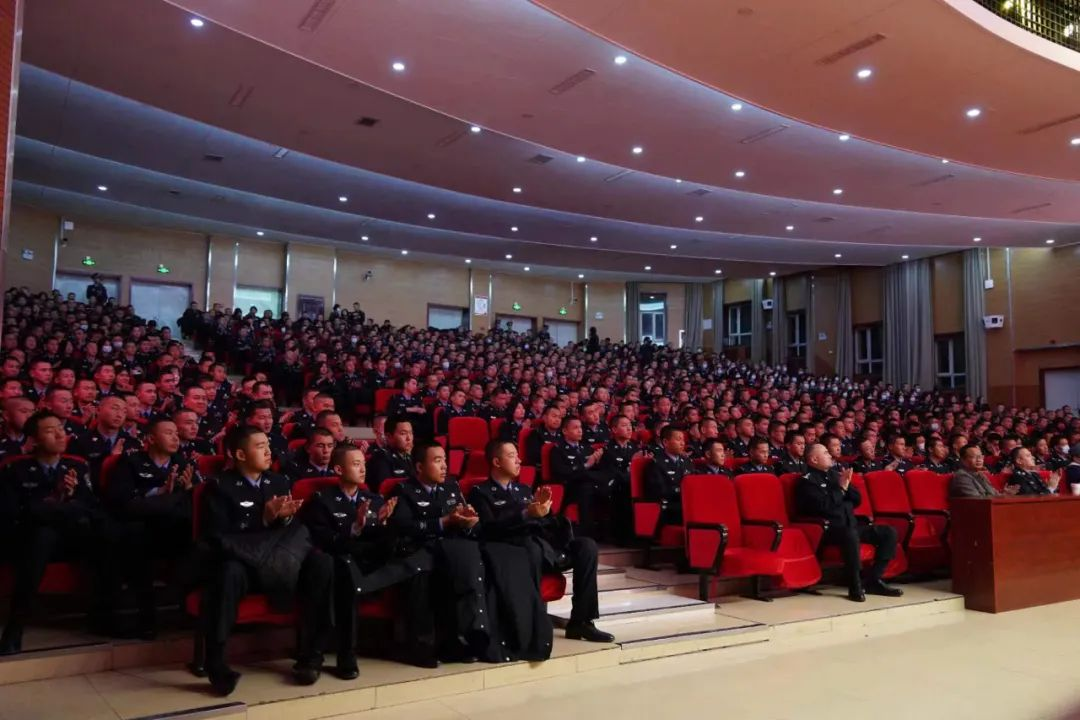 新疆警察学院学校图片